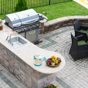 Outdoor kitchens/BBQ